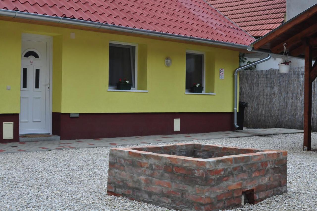 Csongradi Vendegvaro Apartmanok, Szarka Haz 외부 사진