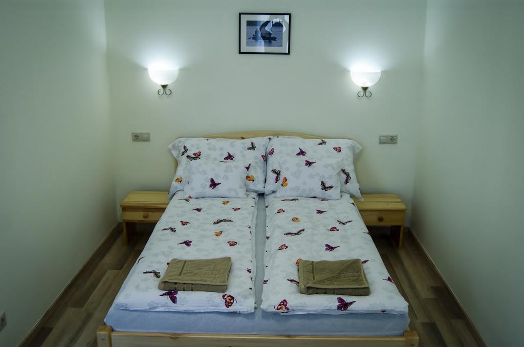 Csongradi Vendegvaro Apartmanok, Szarka Haz 외부 사진