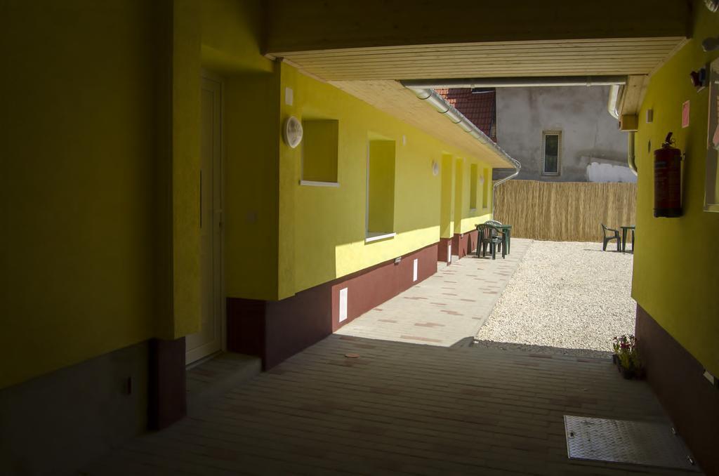 Csongradi Vendegvaro Apartmanok, Szarka Haz 외부 사진